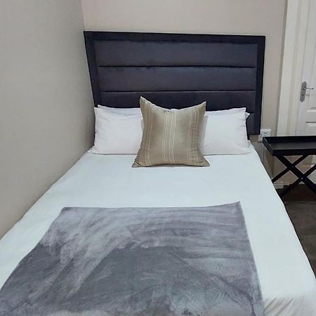 Winchester Place Bed & Breakfast Port Elizabeth Bagian luar foto